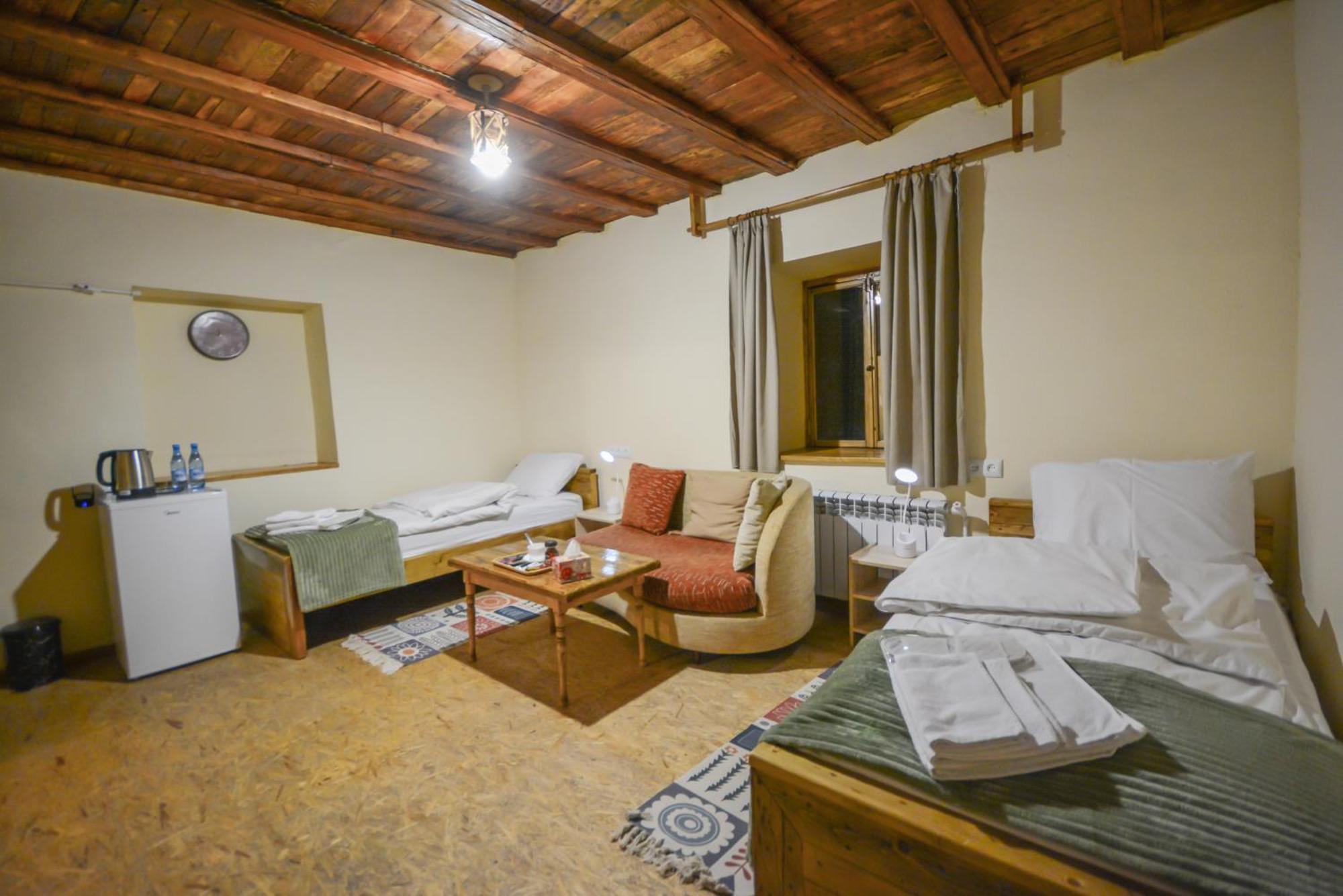 Hotel Eleven - 11 à Yeghegnadzor Extérieur photo