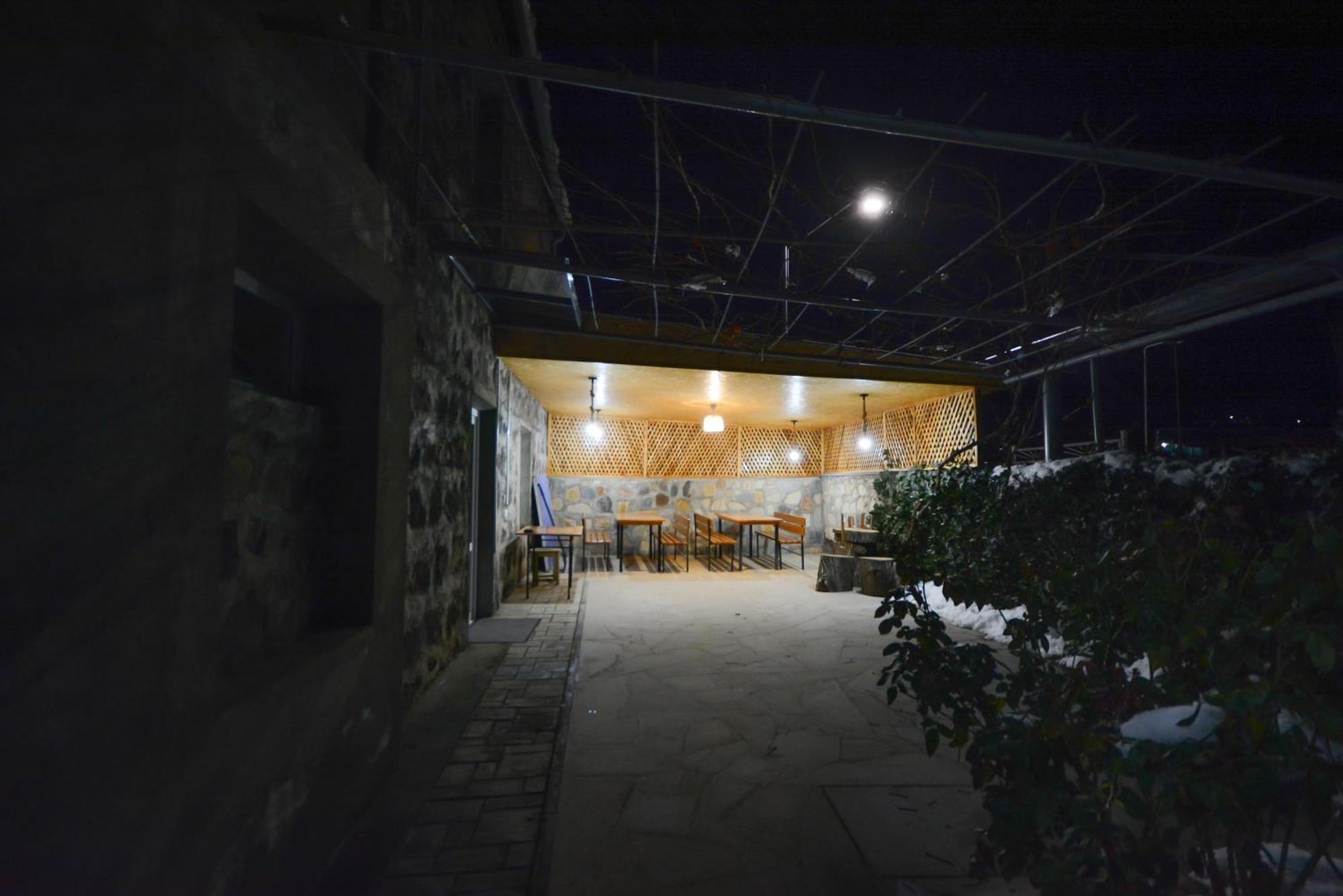 Hotel Eleven - 11 à Yeghegnadzor Extérieur photo