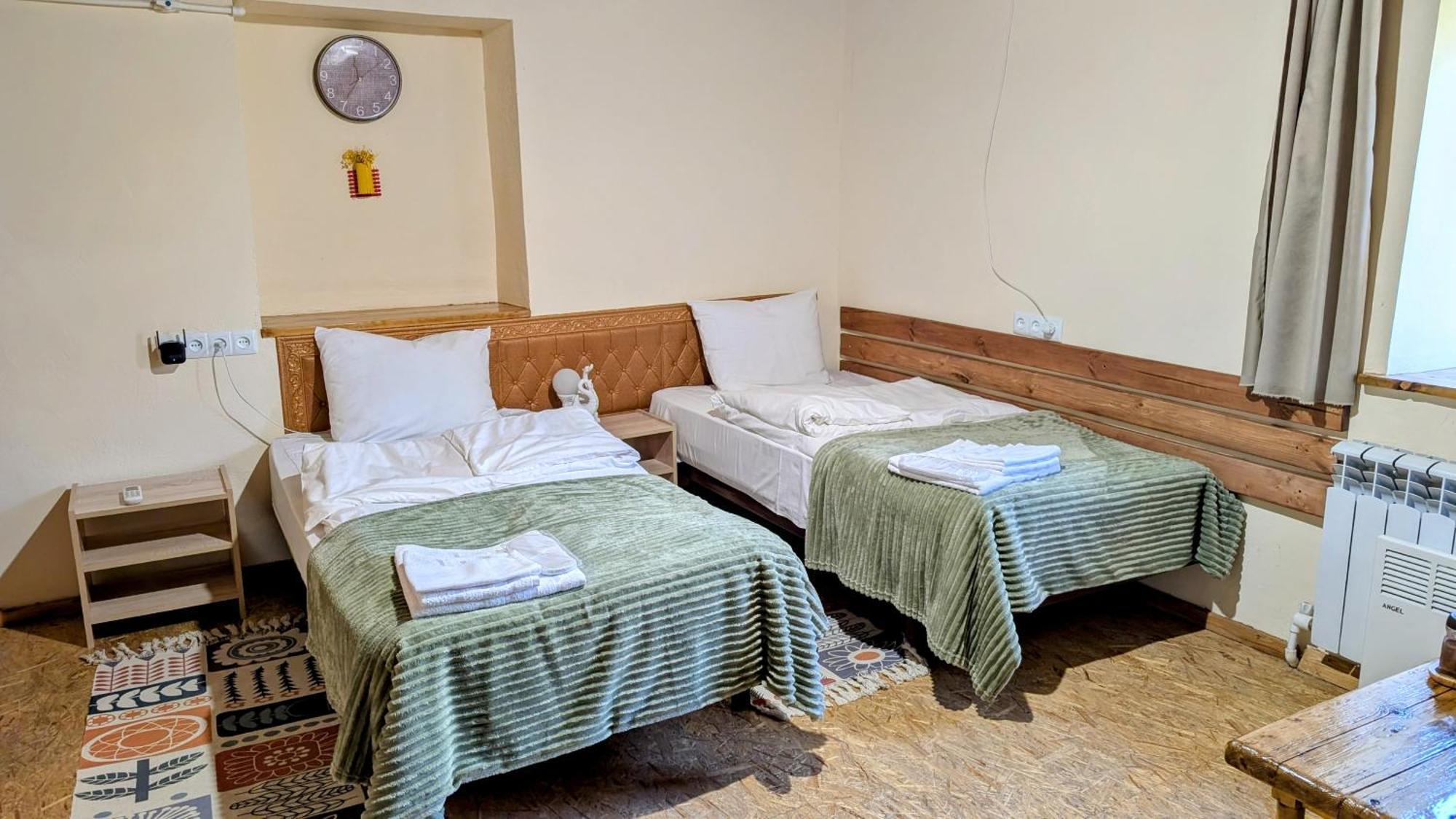 Hotel Eleven - 11 à Yeghegnadzor Extérieur photo